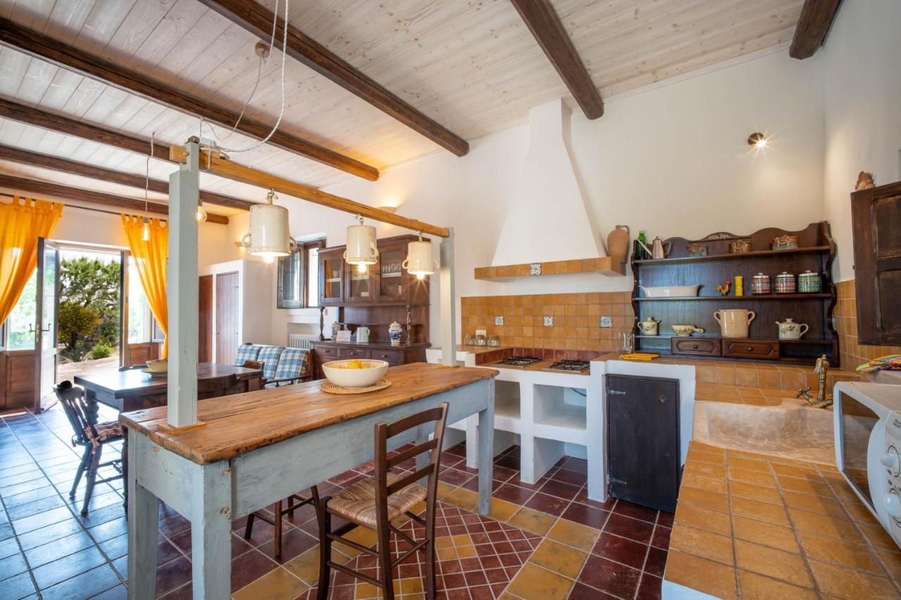 Вилла Wepuglia - Trullo Sentimento Мартина-Франка Экстерьер фото